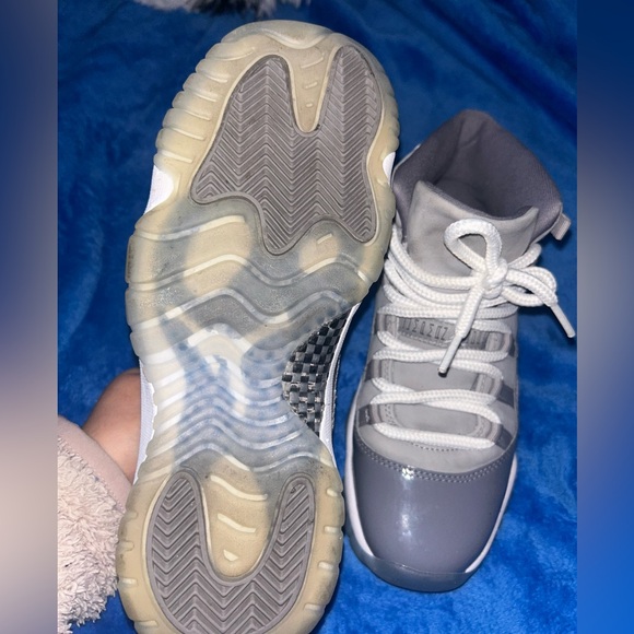 Jordan Cool Grey 11s size 5.5 - Picture 3 of 4
